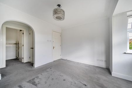 6 bedroom detached house to rent - Photo 5