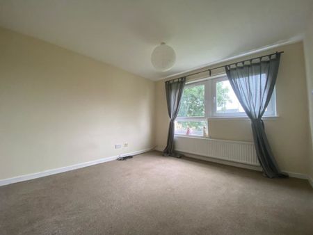 4 Bedroom Property To Rent - Photo 2