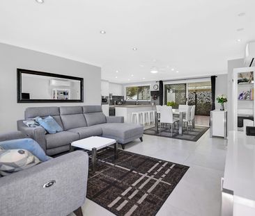 Large Modern 3 Bedroom Villa in a Great Location - Photo 2