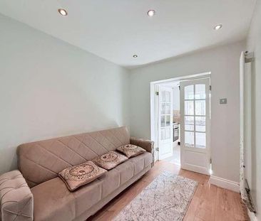 First Floor, Carlton Avenue, Harrow, HA3 - Photo 1