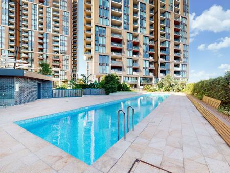 City Skyline & Nye Fireworks ** Available 22/11/25 ** - Photo 2