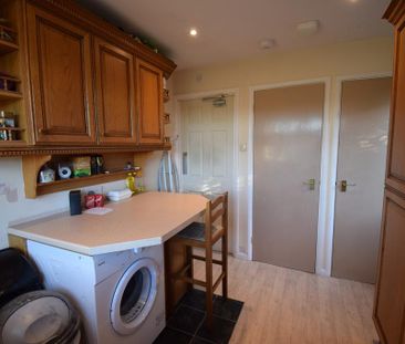 4 bedroom semi-detached bungalow to rent - Photo 6