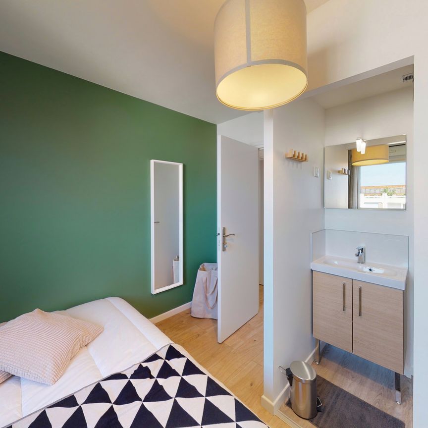 GRAND FEU Roommate 5 Bedrooms at Rouen - Photo 2