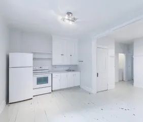 1 room apartment of 49m² in Montreal - Photo 1