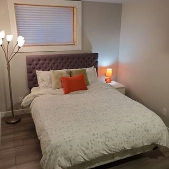 A FURNISHED PRIVATE ONE BEDROOM ONE BATHROOM AVAILABLE NOW - Photo 3