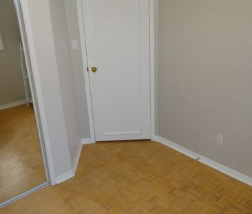 For Lease - 22 Elmpark Court, Richmond Hill, Ontario - Photo 6