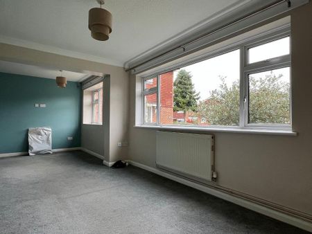 4 bedroom detached house to rent - Photo 3