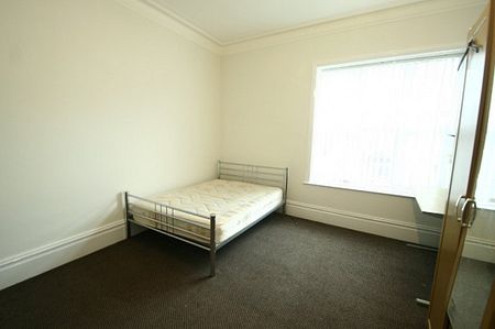 8 Bed - **bills Included** Elmwood Street, City Centre, Sunderland - Photo 3