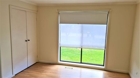 Charming 3-Bedroom Home in Altona Meadow - Photo 3