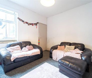 3 bedroom end of terrace house to rent - Photo 4