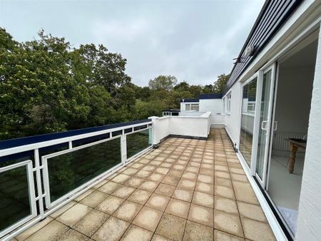 4 bedroom flat to rent - Photo 3