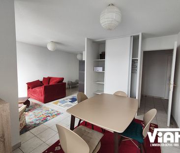 GRAND T2 MEUBLÉ PROCHE PLACE DES CARMES - Photo 2
