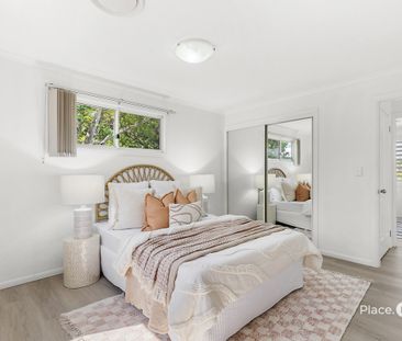 Spacious Three-Bedroom Townhouse-Style Living in Northgate - Photo 4