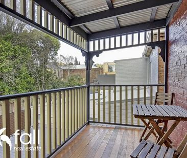 Fully Furnished Charming Character Townhouse - Photo 2