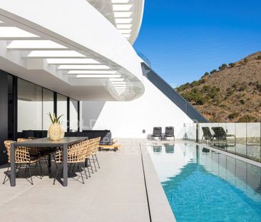 Barcelona, Esplugues de Llobregat, La Miranda - Ciutat Diagonal, Ci... - Photo 3