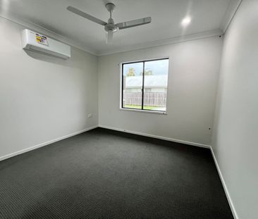 BRAND NEW EXECUTIVE HOME - Photo 4