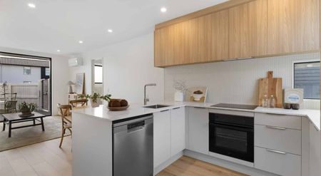 Brand New 2-Bedroom, 2-Bathroom Townhouse – Prime Location - Photo 4