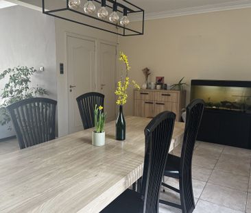 Rijwoning met 2 à 3 slaapkamers en tuin - Photo 2