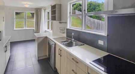 GLENFIELD - 3 Bedroom Family Home - Photo 4