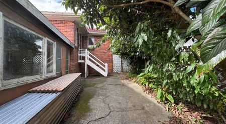 Country Living in the City - Photo 2