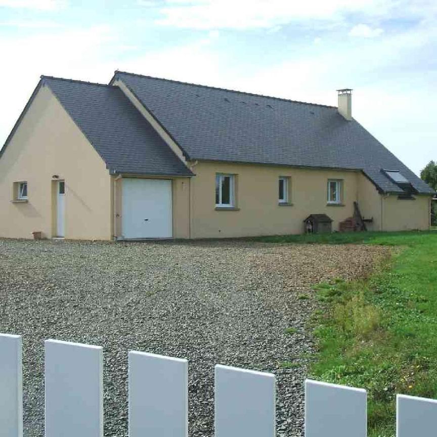 A LOUER Maison de plain pied comprenant : Entrée avec placard, séjour avec cuisine à l'amér... - Photo 2