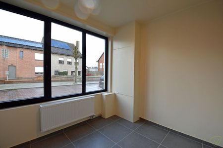 Volledig gerenoveerde woning te huur nabij het centrum van Eeklo! - Foto 4