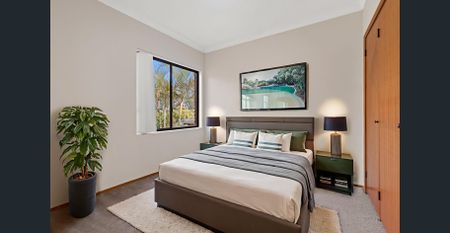 Bright Family Home in a Convenient Location - one week free rent - Photo 3