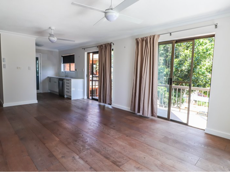 Unit 4, 59 Prince Edward Parade, Redcliffe, QLD - Photo 3