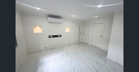 Modern 2 Bedroom Granny Flat – Water & Electricity Included - Photo 4