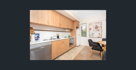 Bright and light 2 bed apartment in super convenient location in West Perth. - Photo 2