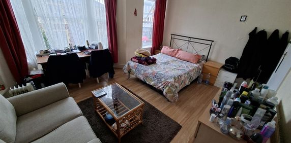 Angus Street, Cardiff - Photo 2