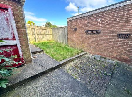 2 bedroom terraced house to rent - Photo 3