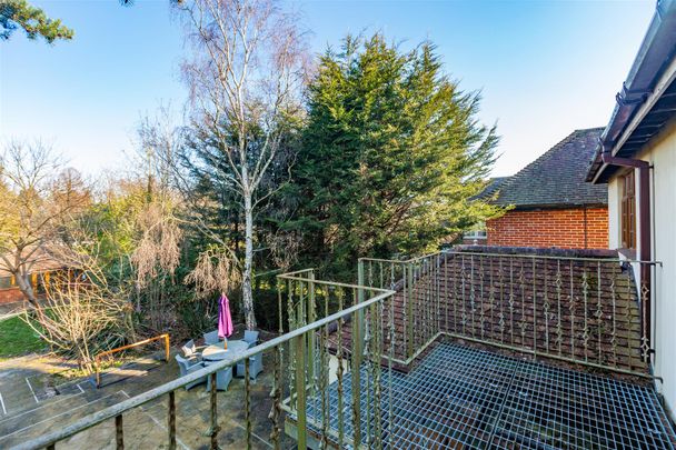 Ingrave Road, Brentwood, CM15 - Photo 1