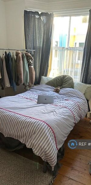1 bedroom in a house share to rent - Photo 1