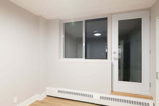 4800 Maisonneuve Blvd W - Photo 1