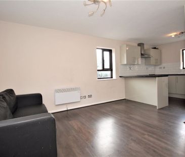 Hallywell Crescent, Beckton, E6 - Photo 6