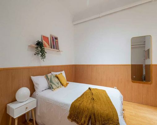 Calle Hermanos Álvarez Quintero, Madrid, Community of Madrid 28004 - Photo 1