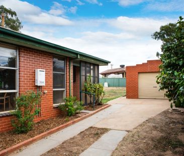 Quiet home with large shed in California Gully - Photo 5