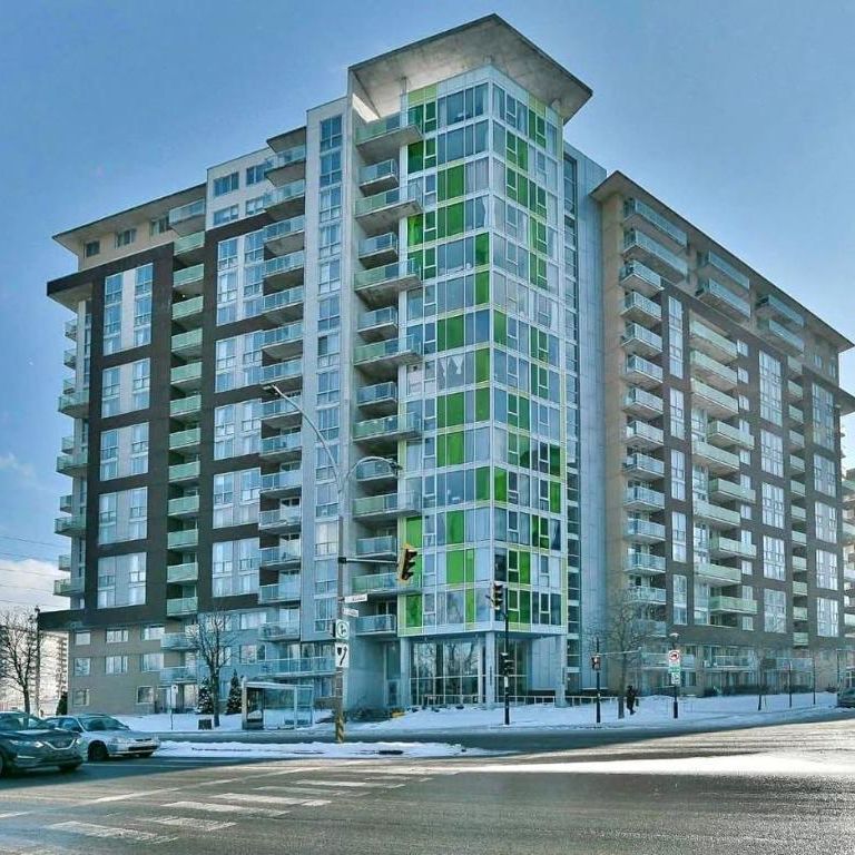 5½ CONDO ENSOLEILLÉ • UNITÉ DE COIN • GRANDES FENETRES • BELLES VUES SUR LA MONTAGNE • 5½ SUNNY CORNER APARTMENT • FLOOR-TO-CEILING WINDOWS • AHUNTSIC - Photo 1