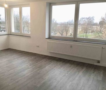 Reinkommen und Wohlfühlen - Moderne 3-Zimmer-Wohnung mit Balkon - Photo 4