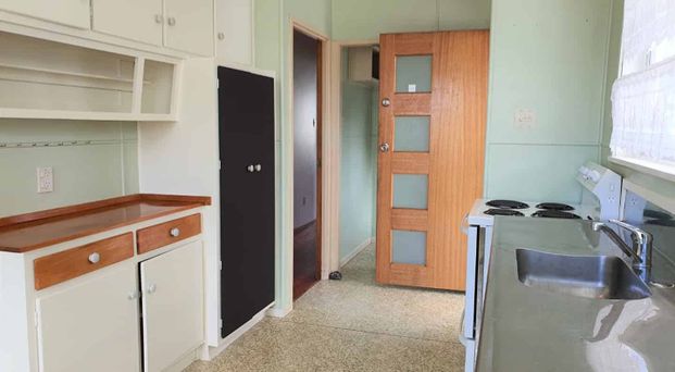 3-bedroom home in the heart of West Auckland - Photo 1