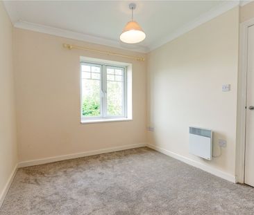 Hazel Gate, 1 Hazel Avenue, Farnborough, GU14 - Photo 6