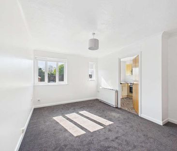 Plested Court, Stoke Mandeville, Buckinghamshire, HP22 - Photo 2