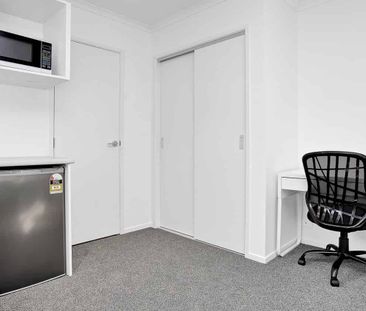 Power & Internet included - singles and couples considered - close ... - Photo 3