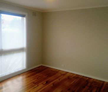 Refurbished bright and spacious 2 bedroom 2 bathroom single-level u... - Photo 6