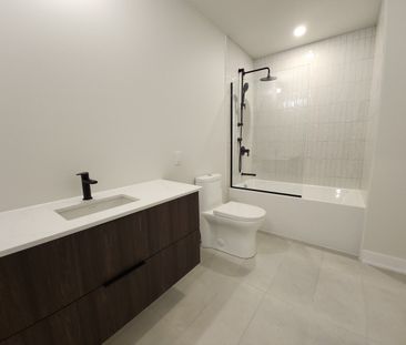 5605 Avenue Pierre-De Coubertin, #1113 - Photo 2