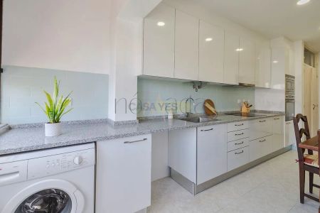 Apartment T3 in Laranjeiro e Feijó, Almada - Photo 4
