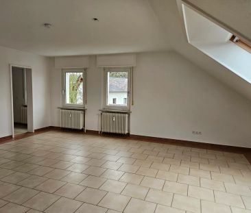 Moderne Dachgeschosswohnung im Grünen - Photo 1