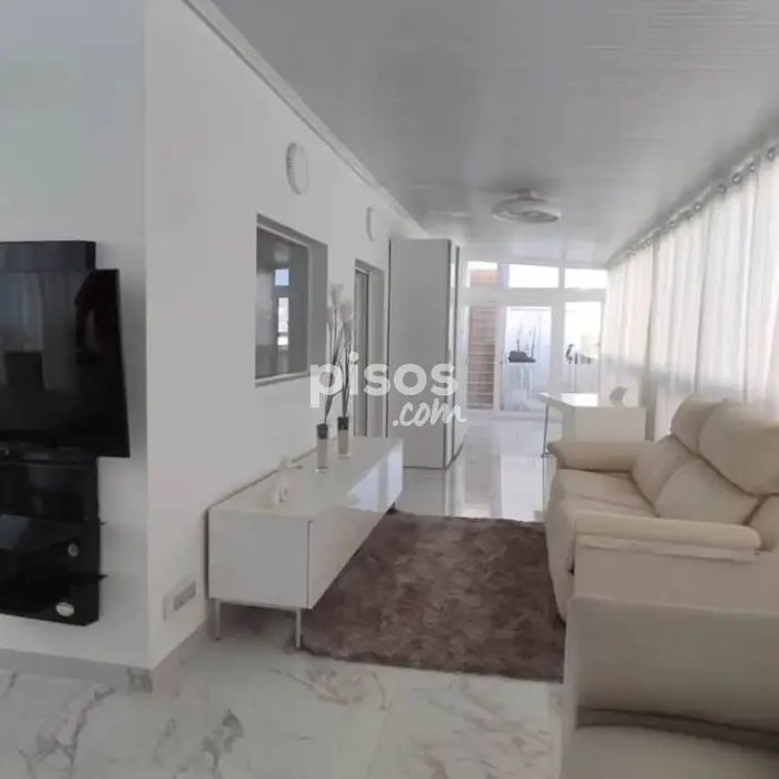 Ático en alquiler en Calle de las Salinas - Photo 1