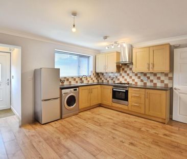 1 bedroom Flat To Let - Photo 3